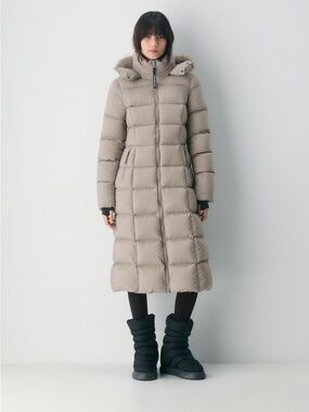 Aritzia The Super Puff™ The SuperSnug Puff™ Long - cliMATTE™